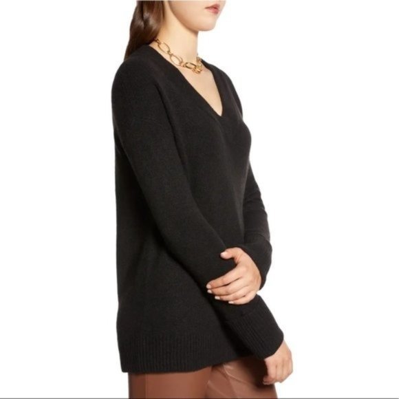 HALOGEN Relaxed V-Neck Long Sleeve Sweater in Black - NWT - Size XS - Picture 2 of 5